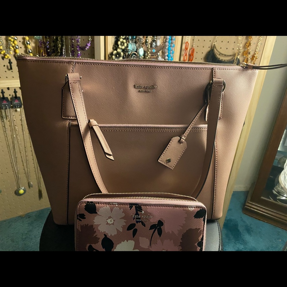 Brand new Kate Spade bag w/ matching tote